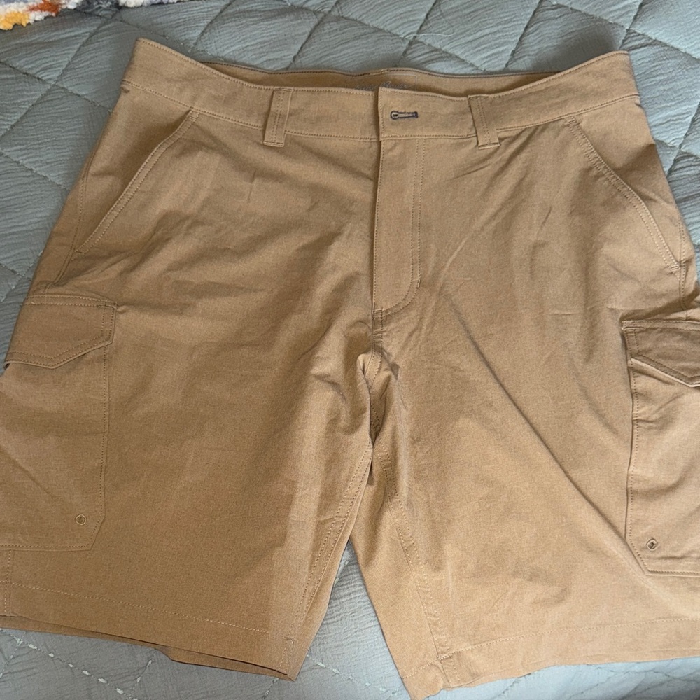Eddie Bauer Men's Tan Cargo Shorts